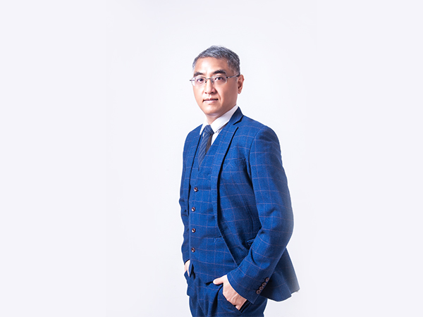 杨健
