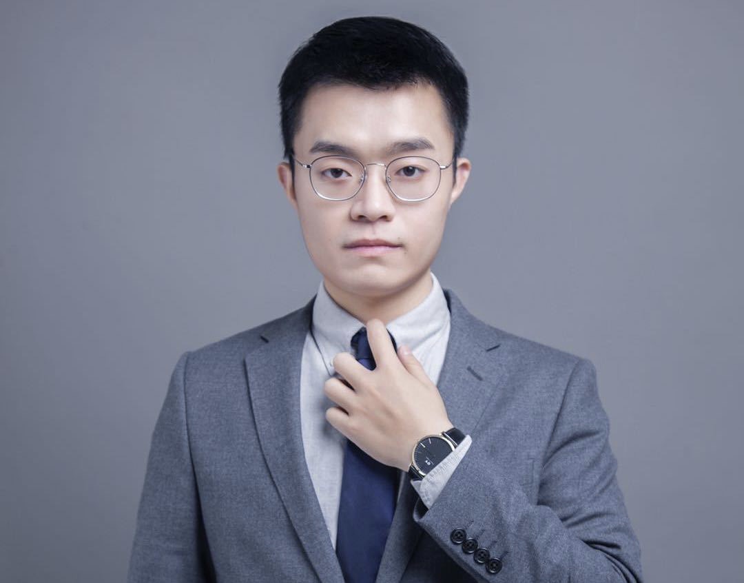  李朕贤